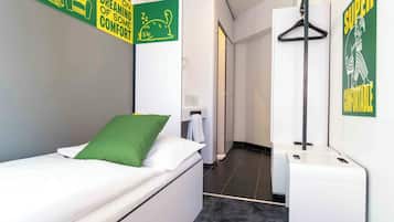 Habitación individual | Ropa de cama hipoalergénica, escritorio, sistema de insonorización