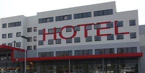 Exterior - HB1 Budget Hotel - contactless check in (Wiener Neudorf)