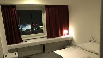 Hypo-allergenic bedding, soundproofing, iron/ironing board, free WiFi