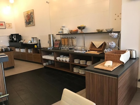 Restaurante. SLEEEP Hotel Wiener Neudorf