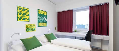 Habitación doble | Ropa de cama hipoalergénica, sistema de insonorización, wifi gratis