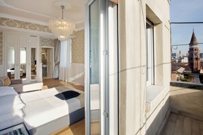 Superior Double Room, Balcony, City View | Property entrance