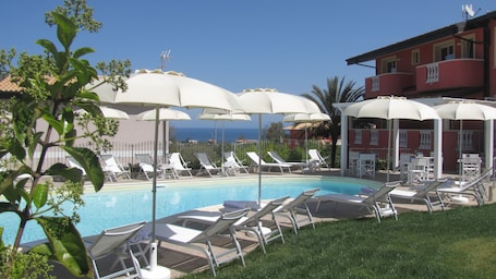 Outdoor pool, sun loungers