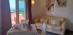 全景套房, 1 张大床, 塔楼 | 迷你吧、客房内保险箱、免费 WiFi、床单