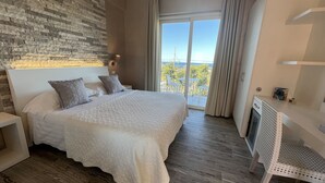 Luksus-dobbeltrom (Luxury Room) | Minibar, safe på rommet, wi-fi (inkludert) og sengetøy