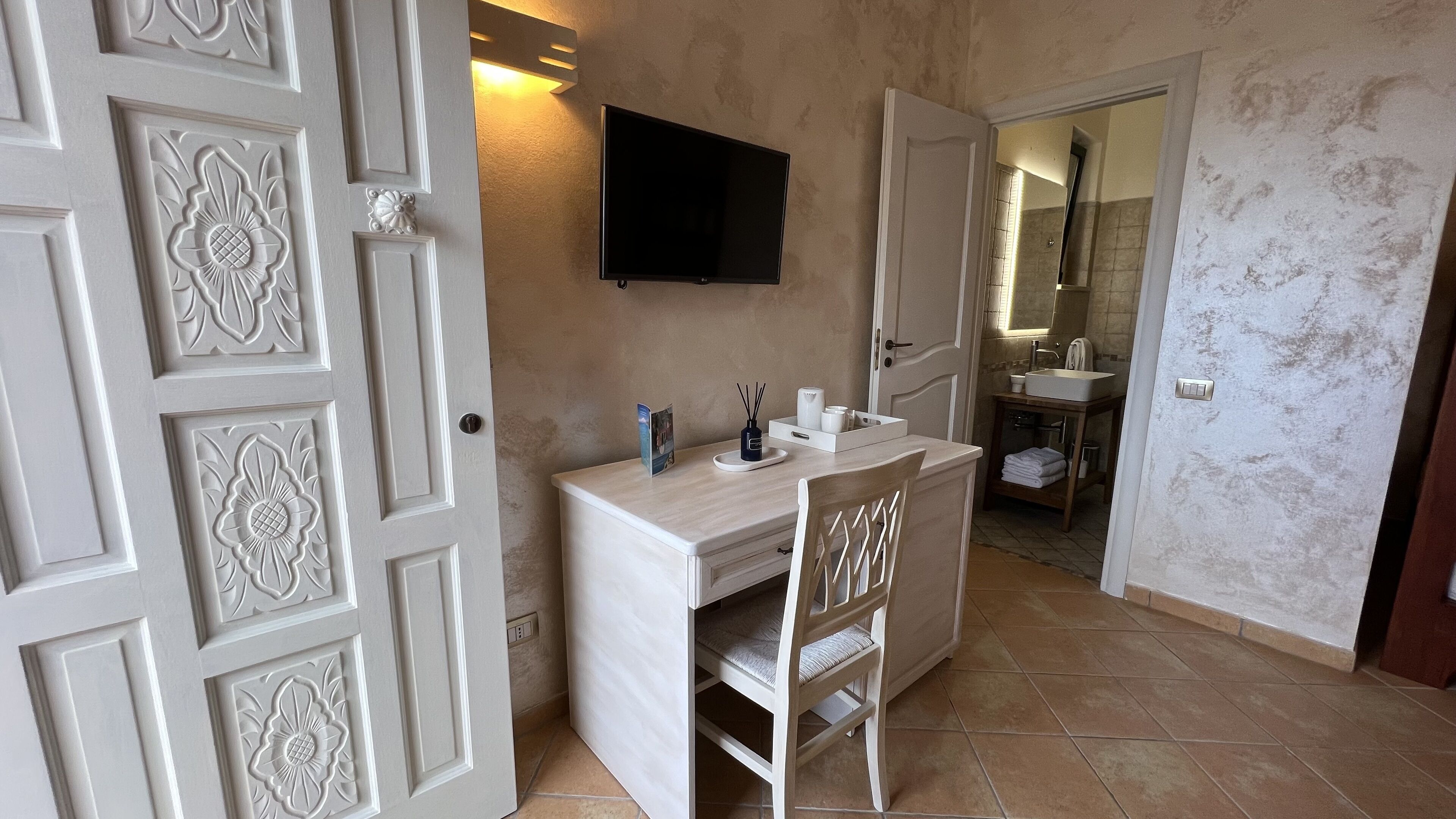 exclusive room | 1 bedroom, minibar, in-room safe, free wifi