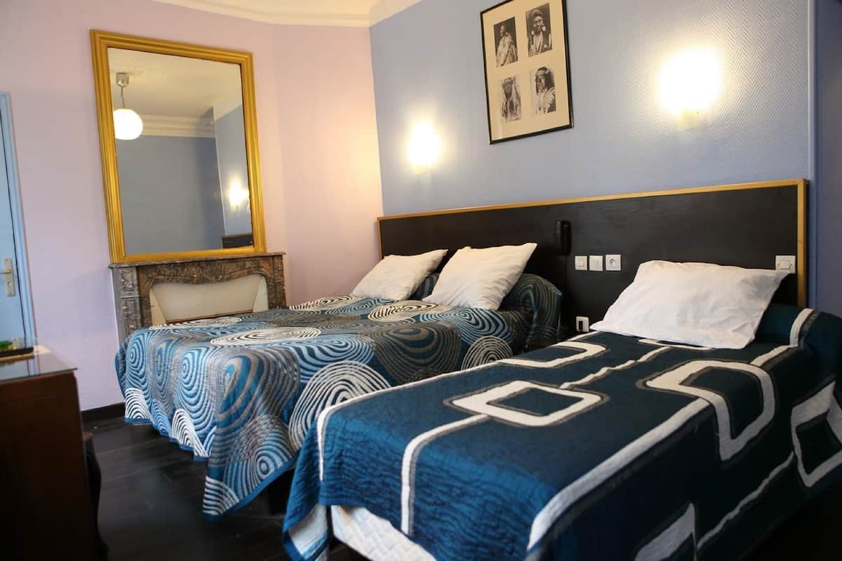 Premium bedding, in-room safe, desk, blackout drapes