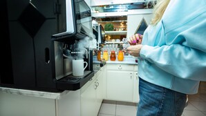 Coffee and/or coffee maker - Leomar Flatrate Hotel (Ulm)