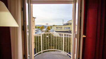 Hypo-allergenic bedding, desk, blackout curtains, iron/ironing board