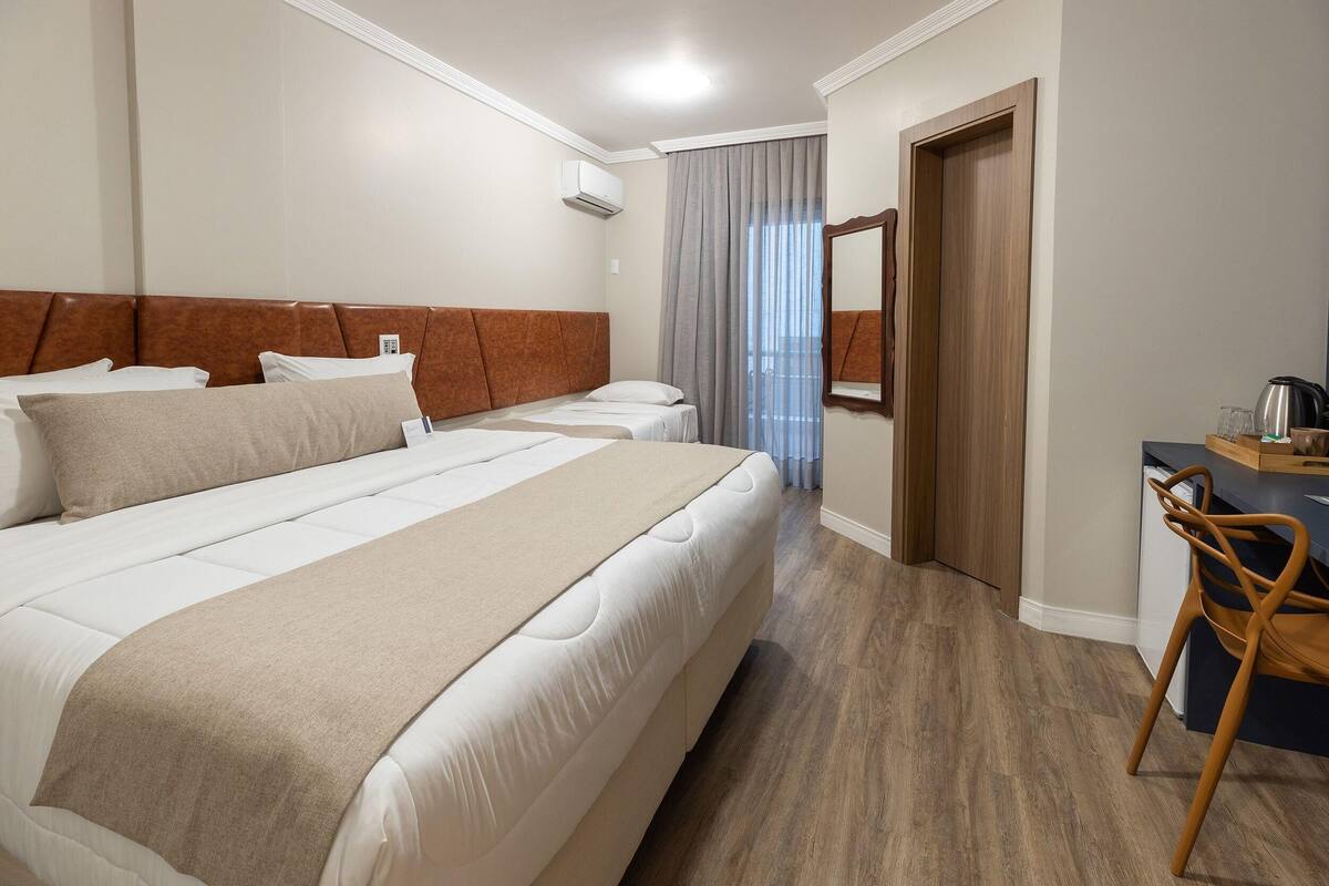 Minibar, coffre-fort, bureau, accès au Wi-Fi (inclus)