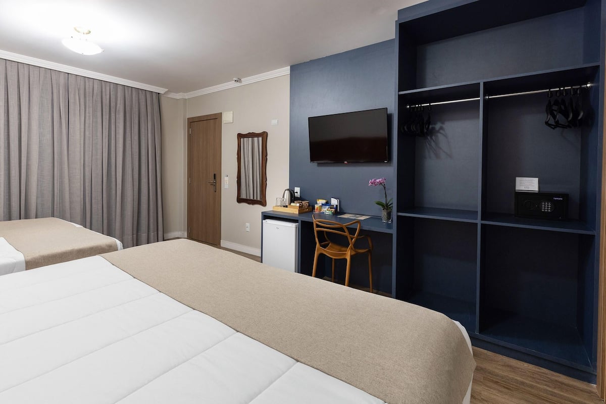 1 Schlafzimmer, Minibar, Zimmersafe, Schreibtisch