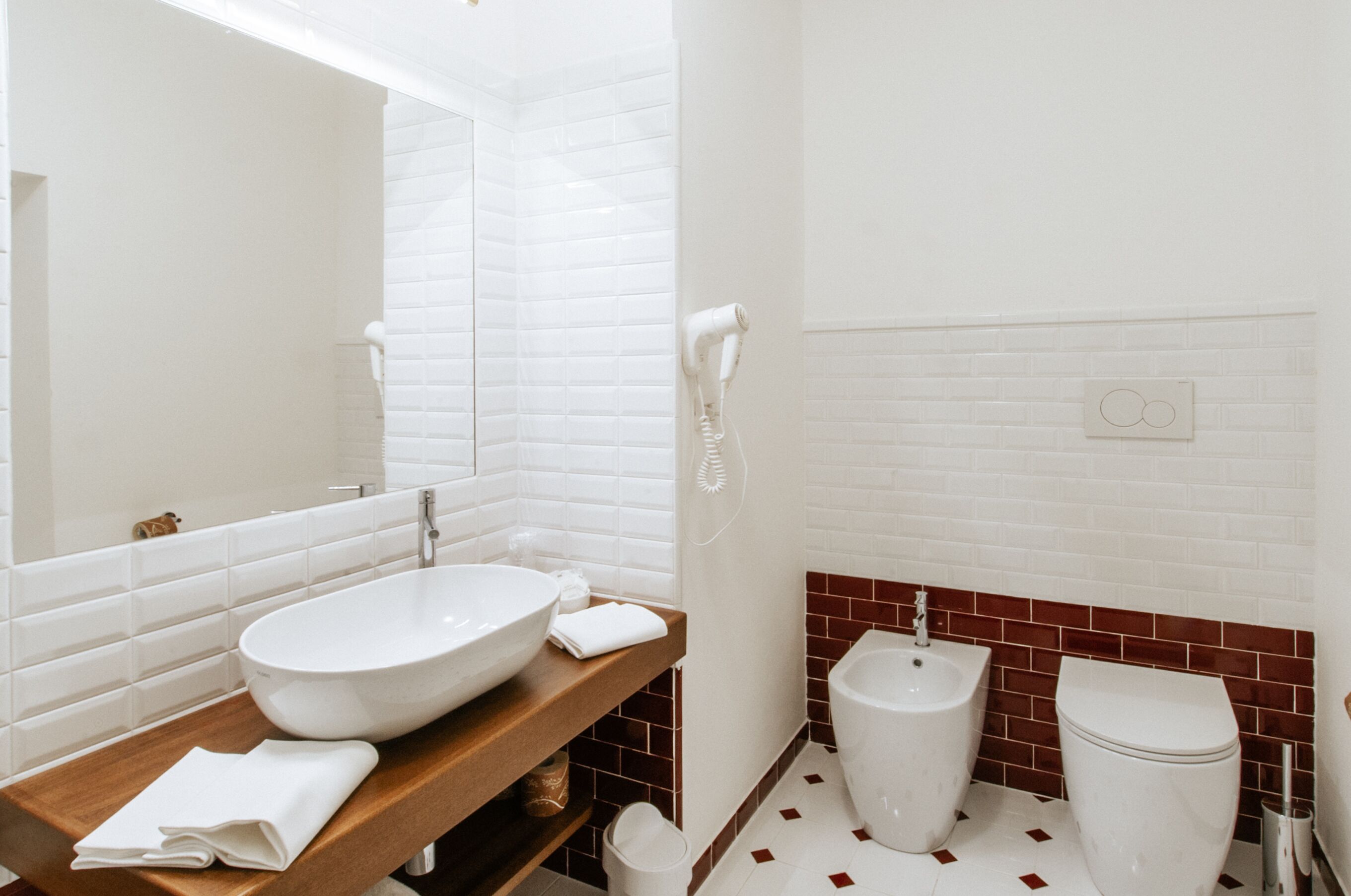 shower, free toiletries, hair dryer, bidet