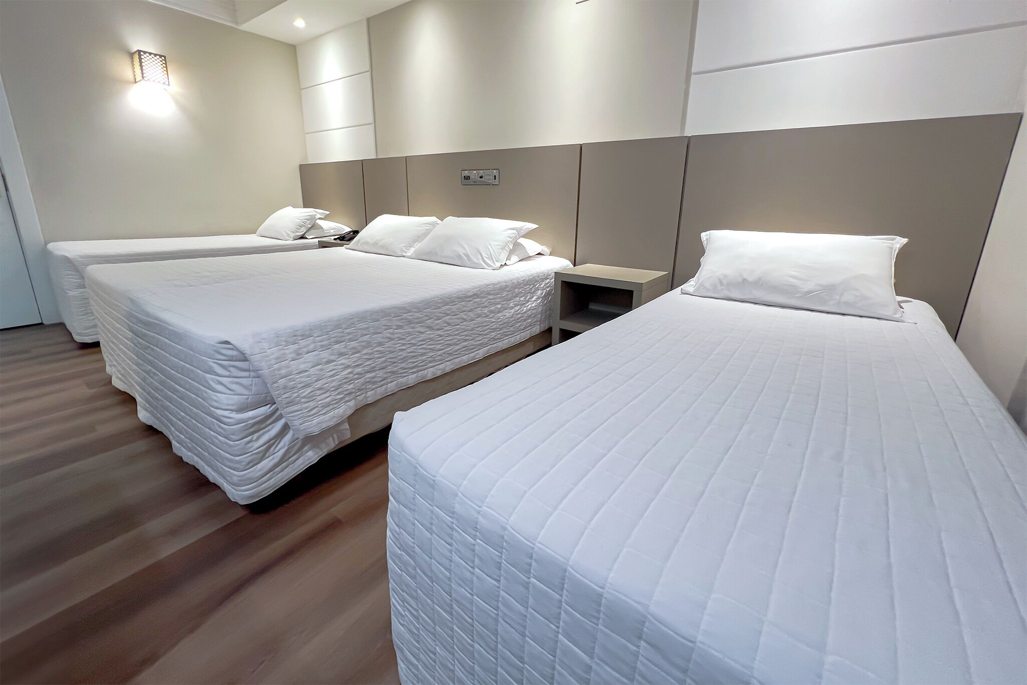 deluxe suite | 1 bedroom, premium bedding, minibar, in-room safe