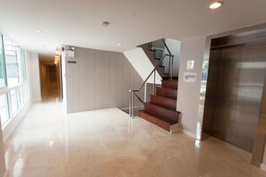 Interior - Nantra Ploenchit (Bangkok)