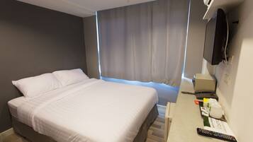 In-room safe, free WiFi, bed sheets