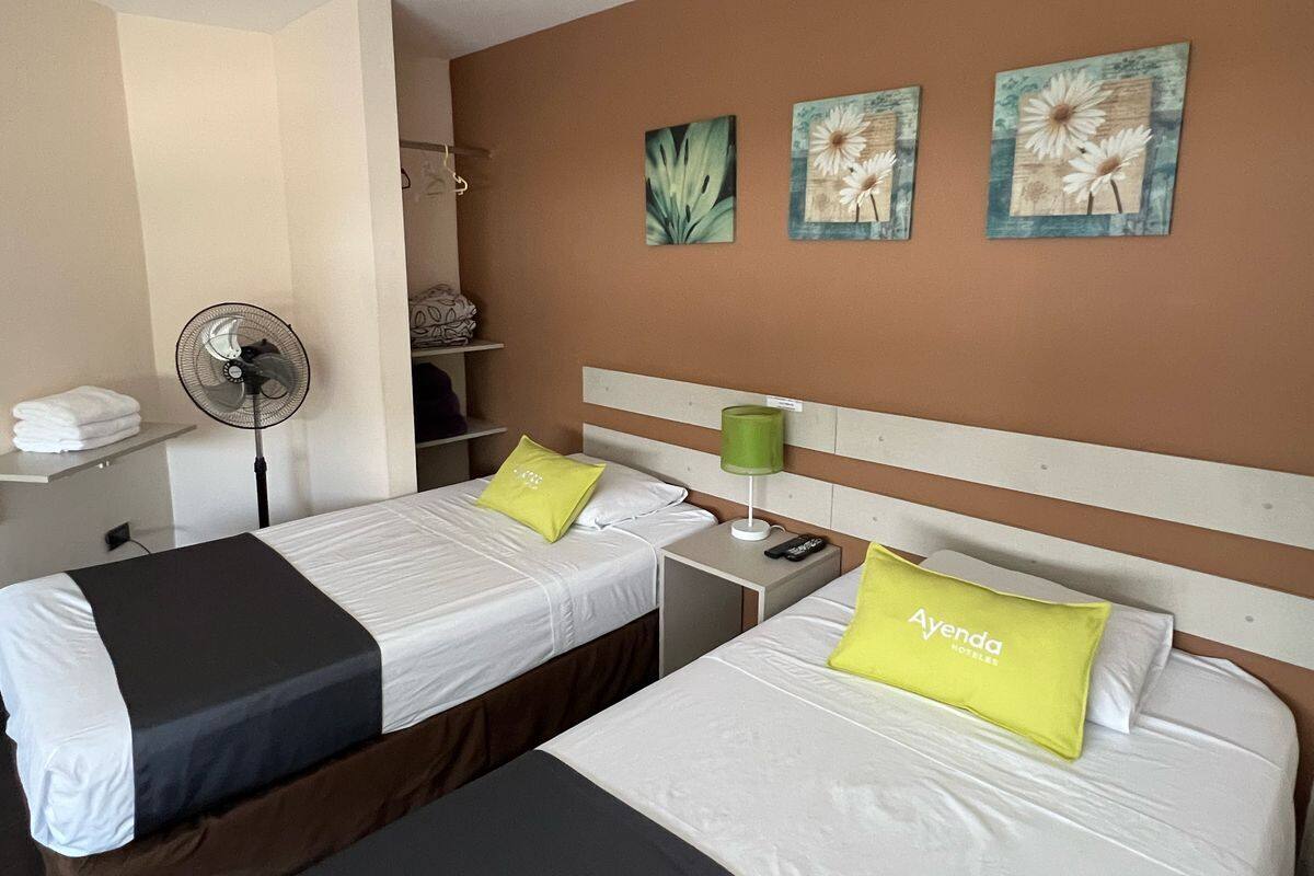 Quarto duplo standard | Roupas de cama antialérgicas, Wi-Fi de cortesia, roupa de cama