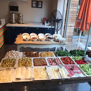 Breakfast buffet - Upper House (Kas)