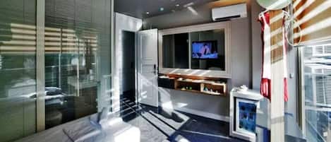 1 bedroom, premium bedding, memory foam beds, minibar