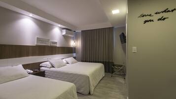 Standard-Dreibettzimmer | Minibar, Zimmersafe, Verdunkelungsvorhänge, kostenloses WLAN