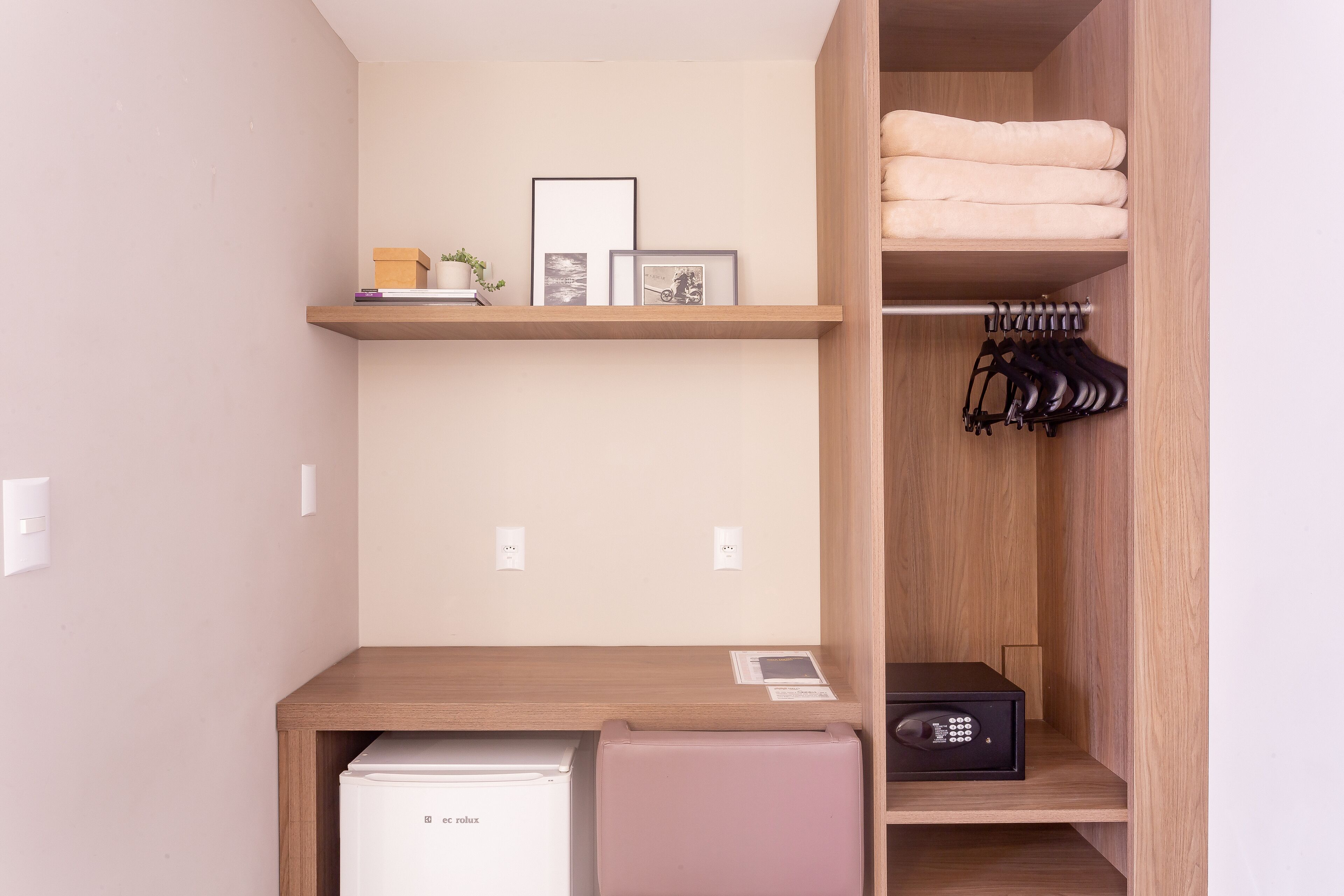 slim room | room amenity