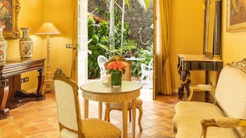 Literie de qualité supérieure, mini-bar avec articles gratuits