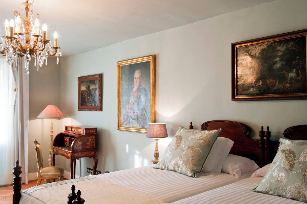 Ropa de cama de alta calidad y artículos del minibar gratis