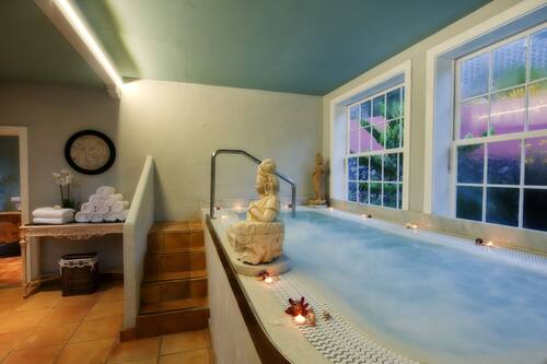 Outdoor treatment area, sauna, hot tub, body treatments, aromatherapy