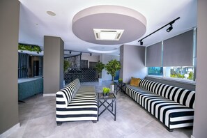 Lobby sitting area - Tourist Hotel Antalya (Antalya)