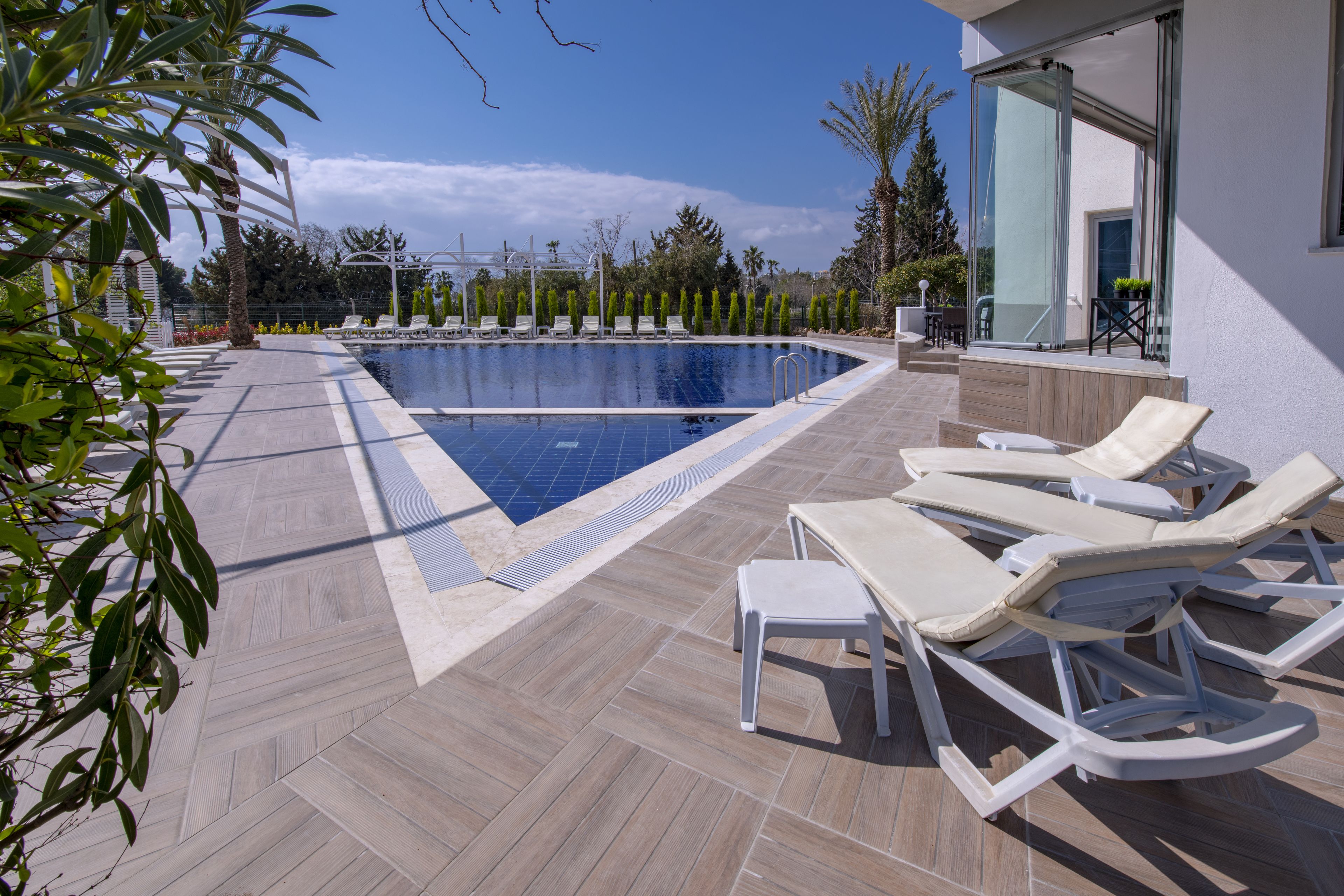 Photo - Tourist Hotel