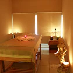 Sauna, steam room, Turkish bath, body treatments, aromatherapy