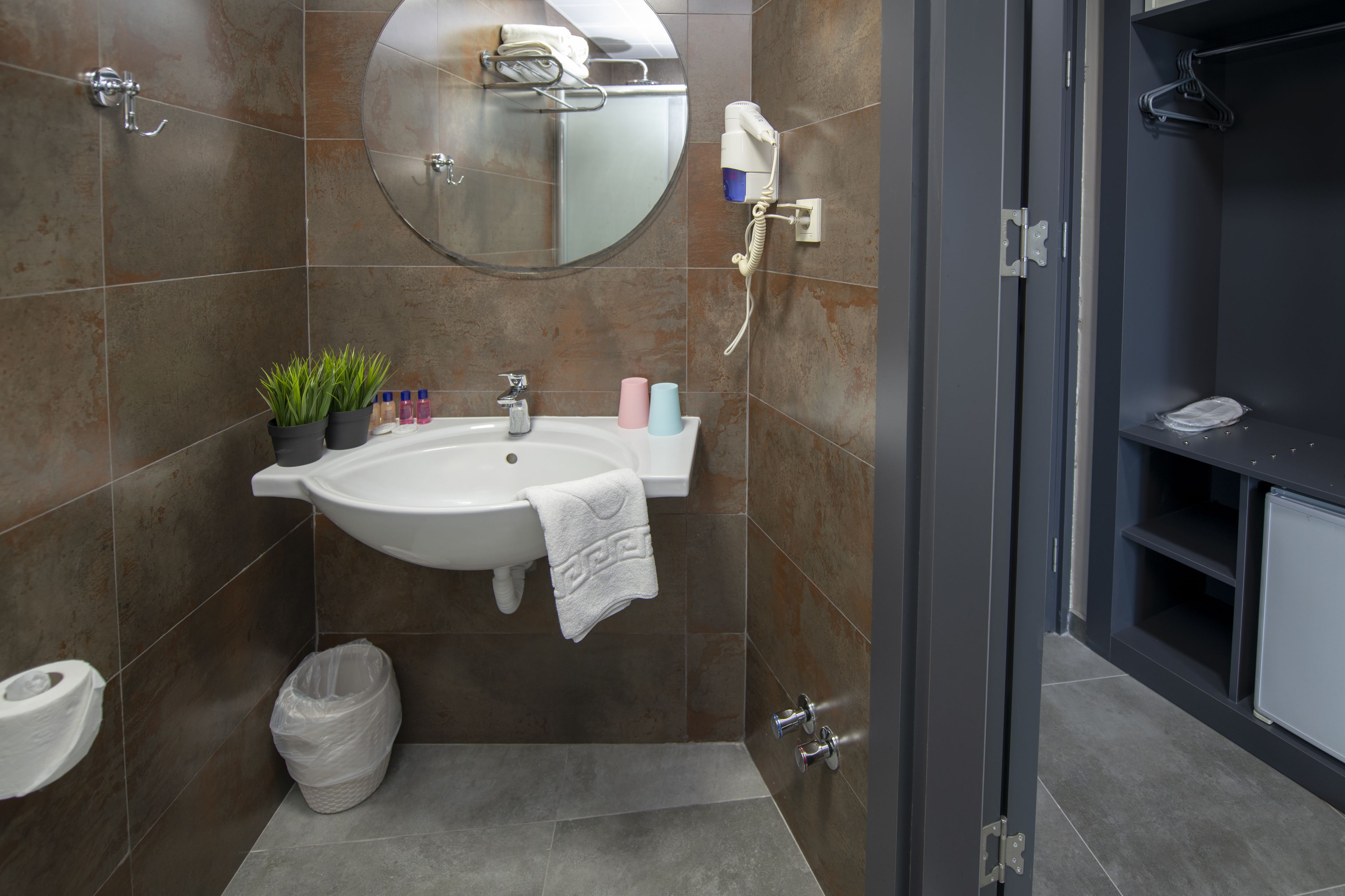 Photo - Tourist Hotel