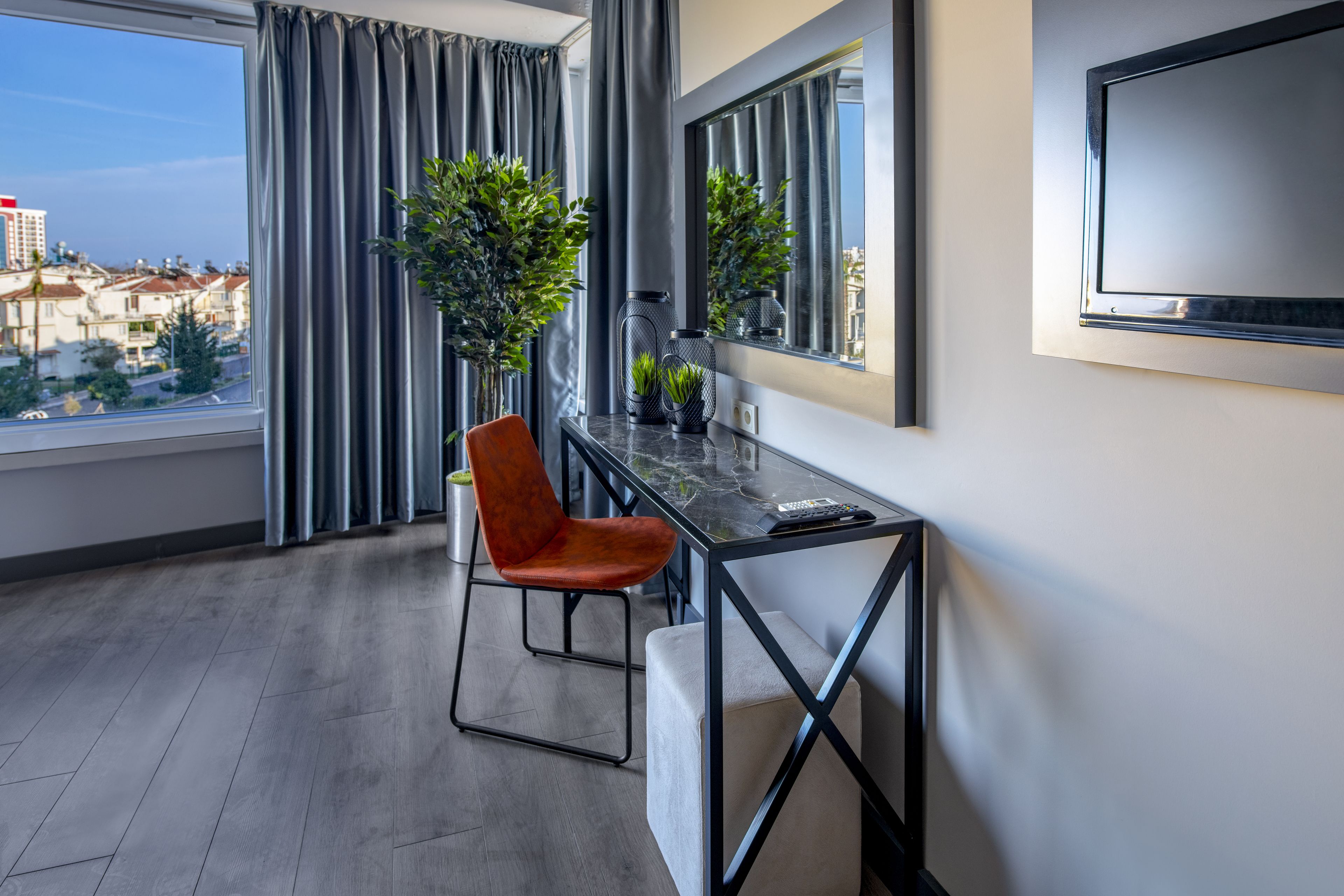 Photo - Tourist Hotel