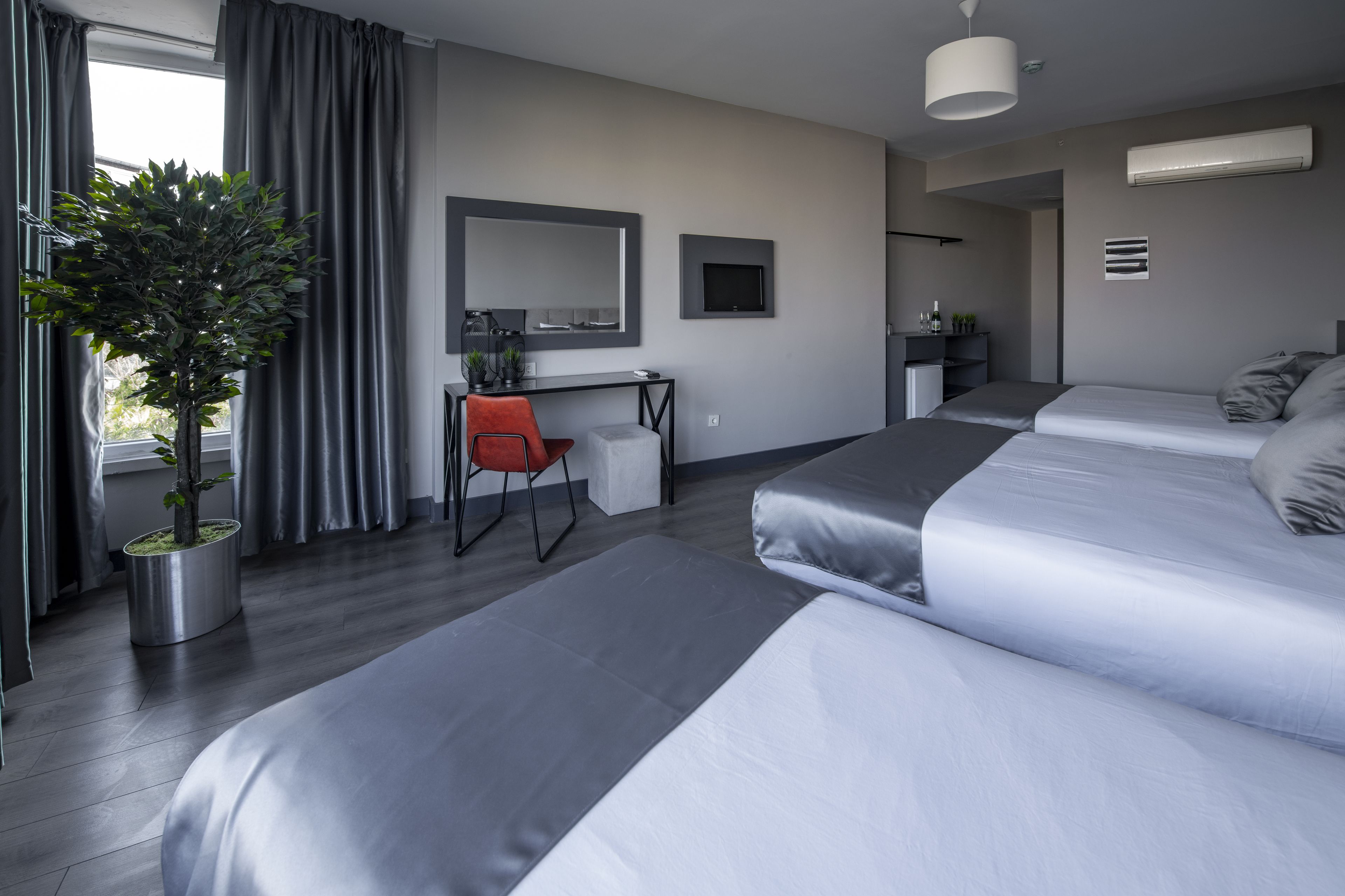 Photo - Tourist Hotel