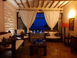 Frangipani Suite | Living area