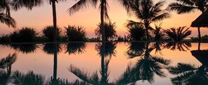 حمام سباحة لا متناهٍ