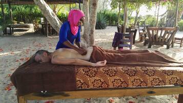 Deep-tissue massages, Swedish massages, massages on the beach