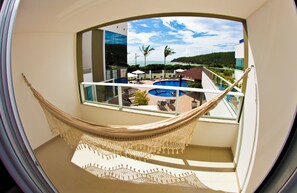 Suite, balcone, vista piscina | Balcone