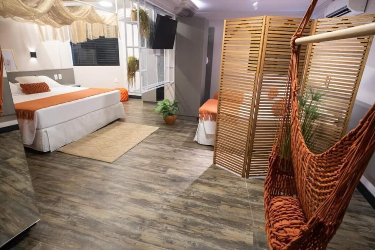 Master Suite | Minibar, in-room safe, individually furnished, desk