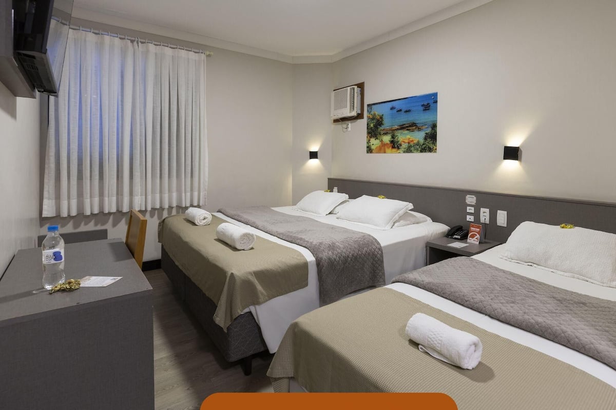 Minibar, safe på rommet, individuelt innredet og skrivebord