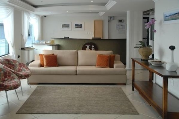 Kawasan tempat duduk lobi