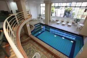 Indoor pool, sun loungers