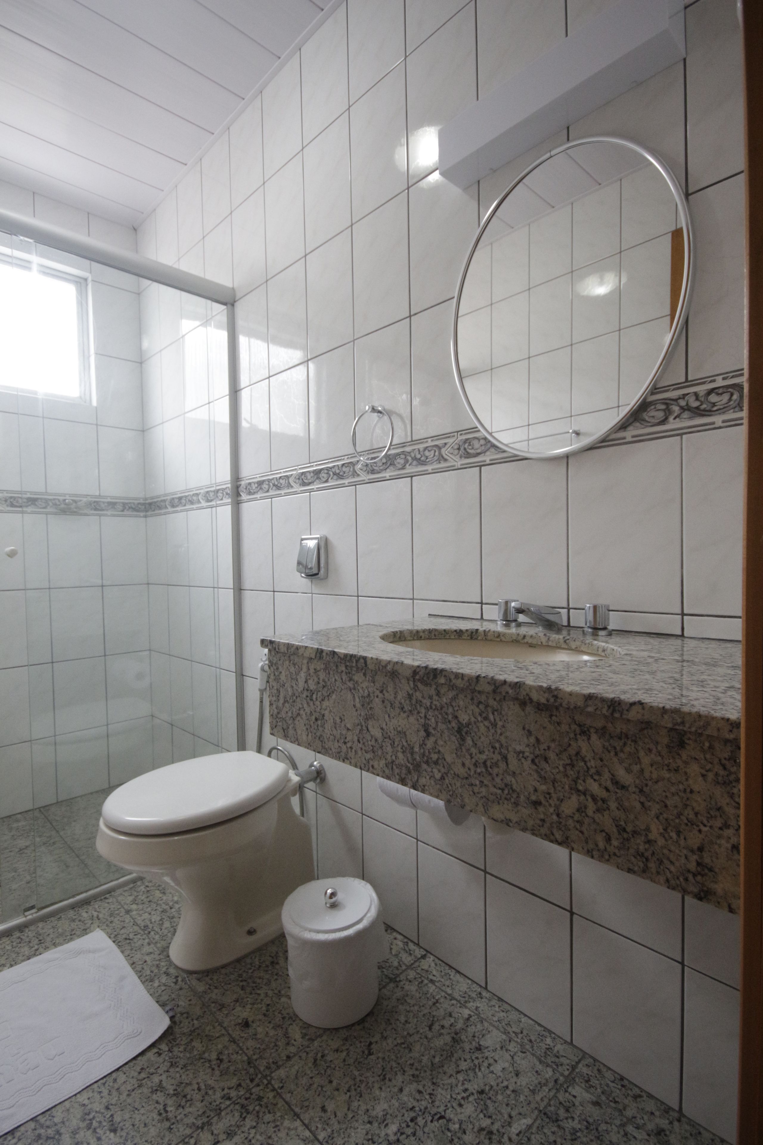 shower, free toiletries, towels