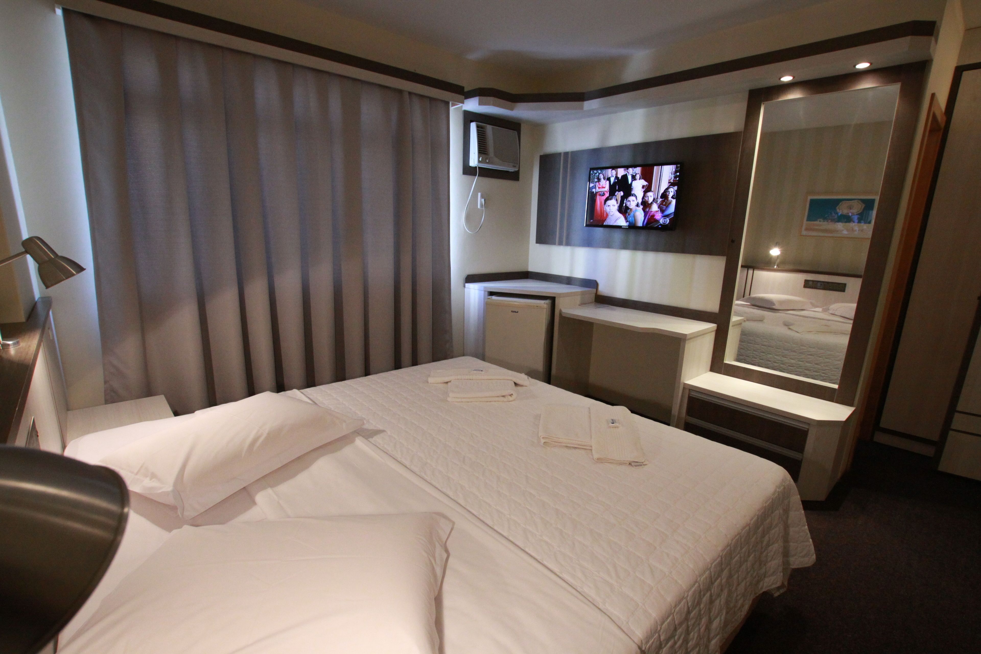 minibar, in-room safe, desk, soundproofing