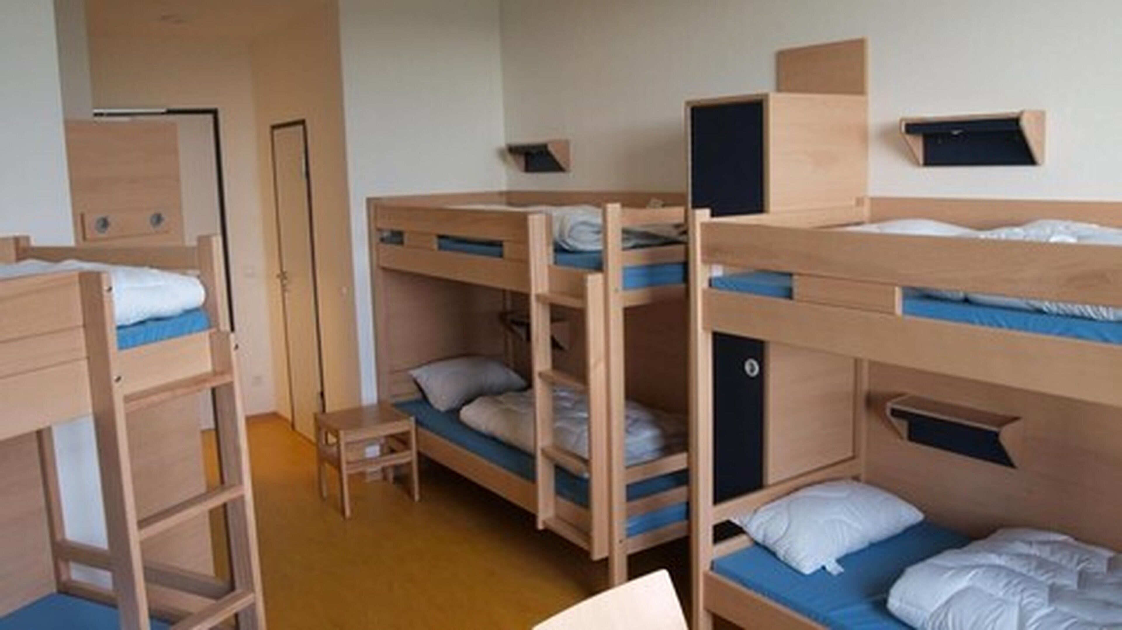 Két bảo mật tại phòng, bộ trải giường, có lối đi dành cho xe lăn 