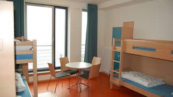Coffres-forts dans les chambres, draps fournis