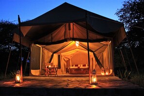 Interior - Mapito Tented Camp (Serengeti)
