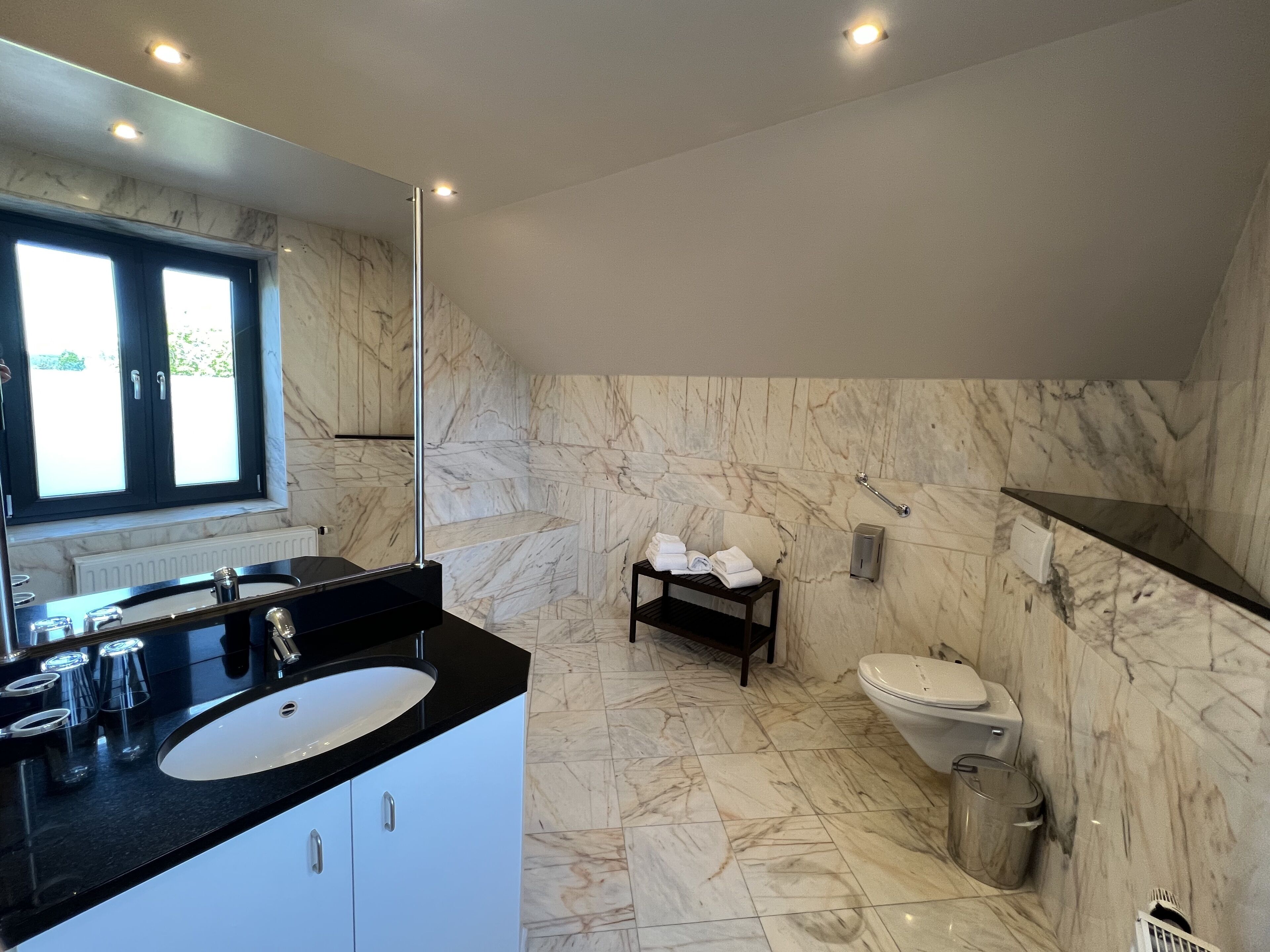 suite | bathroom | free toiletries, hair dryer, towels