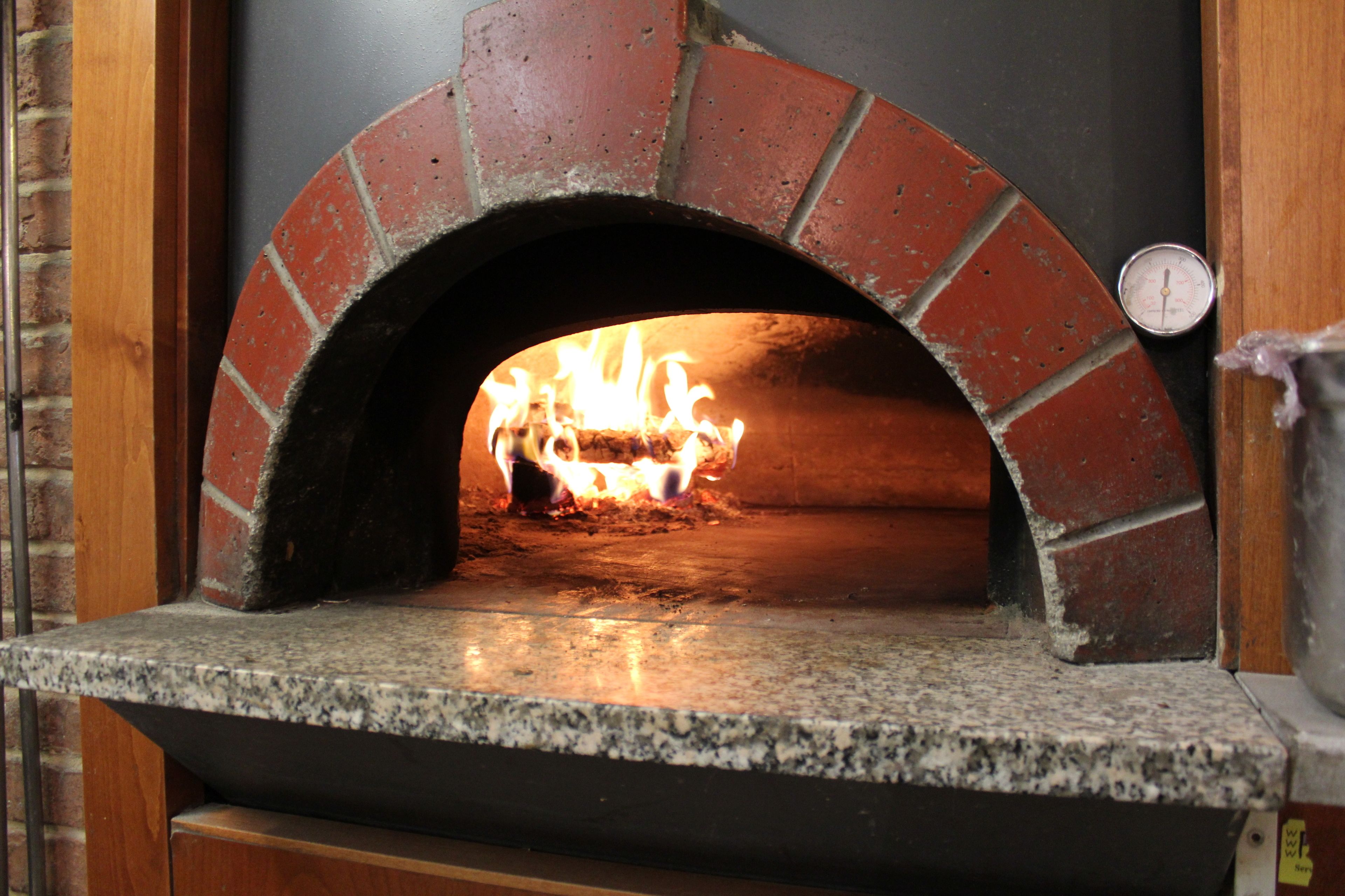 2 restaurants, breakfast, lunch, dinner served; french cuisine