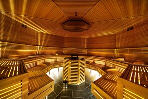 Couples treatment rooms, hot tub, Turkish bath, body treatments