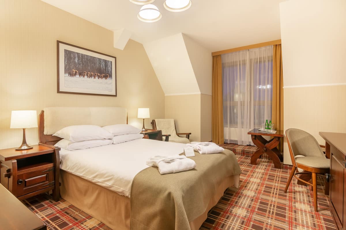 Chambre Ăconomique (w Rezydencji) | 1 chambre, minibar, coffres-forts dans les chambres, bureau